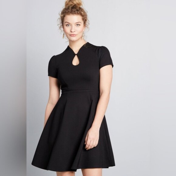 ModCloth High Society Keyhole Black Midi Dress Medium - Picture 1 of 9